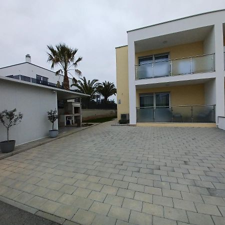 Apartments Leon 1 Новиград Екстериор снимка