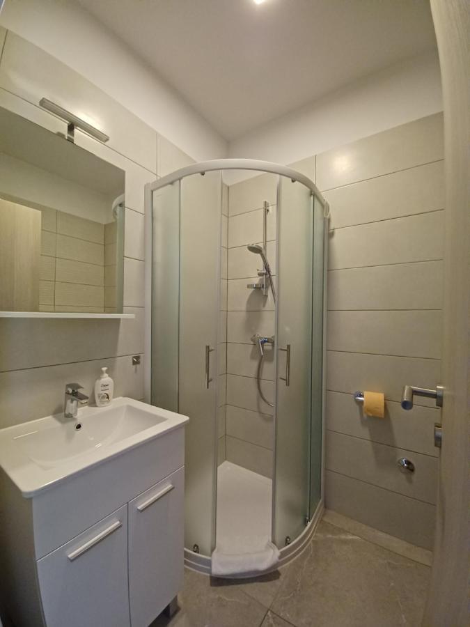 Apartments Leon 1 Новиград Екстериор снимка